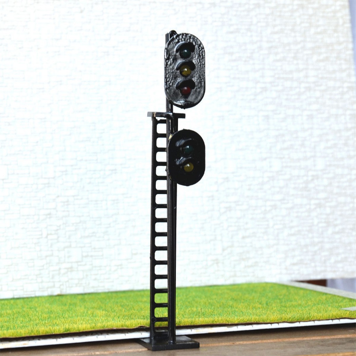 1X O Scale 1:48 LEDs Made 2 heads Railroad Signals 3 over 2 G/Y/R G/Y